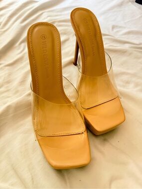 NWOT Wild Diva Tan Clear Mule Stiletto Heels